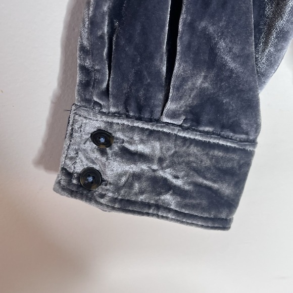 Pilcro Anthropologie Hadley Button Down Gray Velvet Shirt Blouse Womens Small - Picture 4 of 7